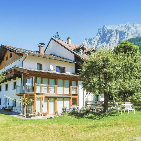 Helle Ferienwohnung In Ehrwald Esterno foto